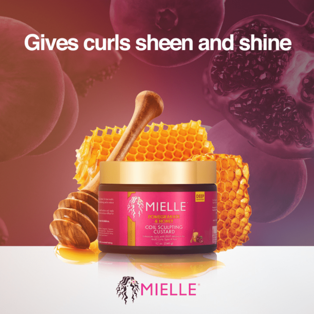 Mielle Organics Pomegranate & Honey Coil Sculpting Custard – immagine lifestyle, ricci lucenti e definiti